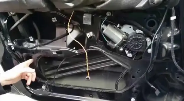 BMW E46: Szyba nie działa? Napraw mechanizm sam! Poradnik + koszty